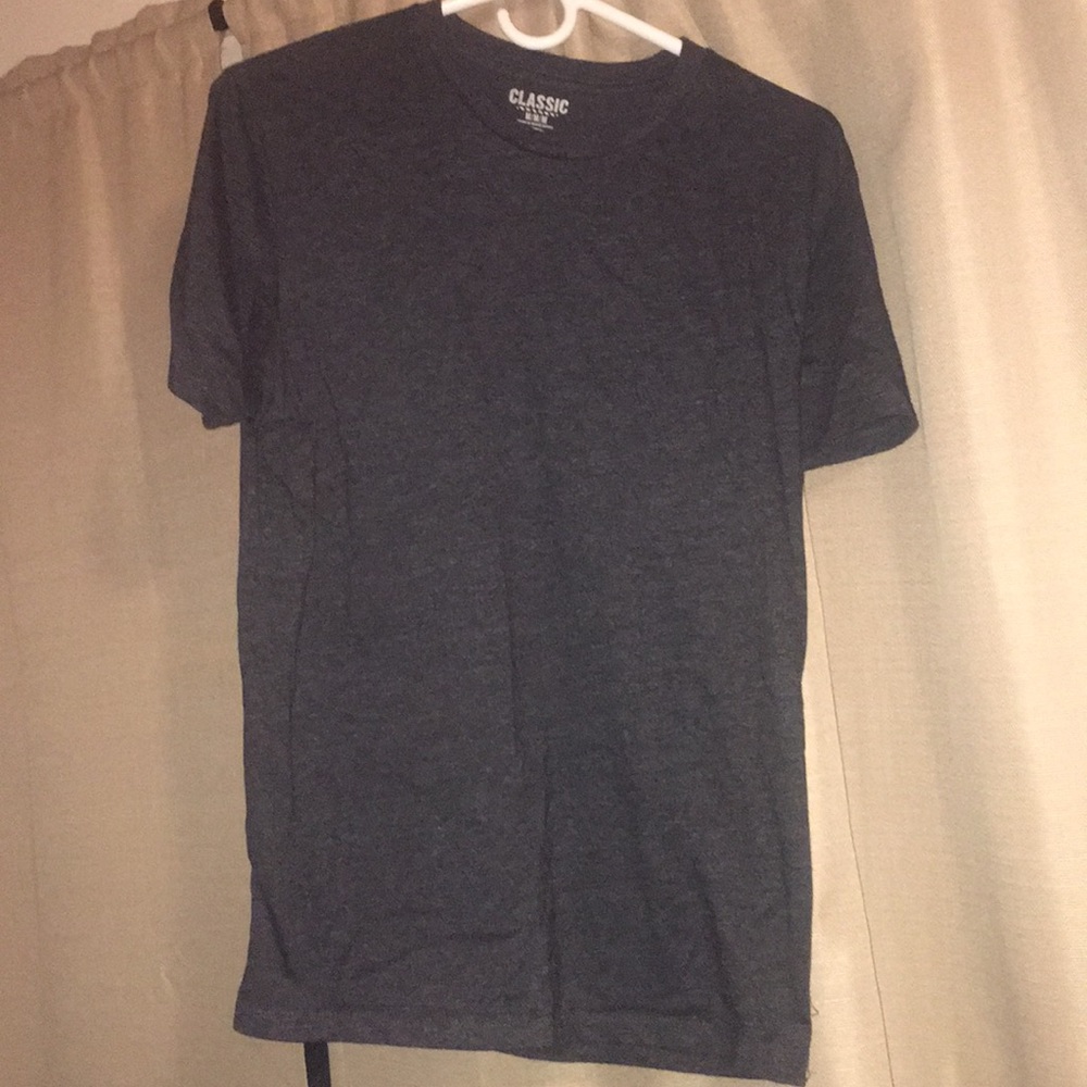 Men’s classic tee. Size M